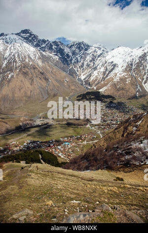 Vista in alta montagna latitude alla regione Mtskheta-Mtianeti in Georgia Foto Stock