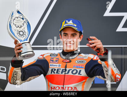 Towcester, Regno Unito. 25 Ago, 2019. Marc Marquez (SPA) del Team Repsol Honda al vincitore della presentazione di GoPro British Grand Prix sul circuito di Silverstone Domenica, 25 agosto 2019 a Towcester, Inghilterra. Credito: Taka G Wu/Alamy Live News Foto Stock