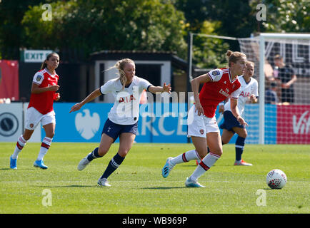 Boreham Wood, Regno Unito. 25 Ago, 2019. BOREHAMWOOD, Inghilterra - AGOSTO25: Vivianne Miedema di Arsenal durante la partita amichevole tra le donne di Arsenal e Tottenham Hotspur a Prato Park Stadium il 25 agosto 2019 in Boreham Wood, Inghilterra azione di Credito Foto donne Credit: Azione Foto Sport/Alamy Live News Foto Stock