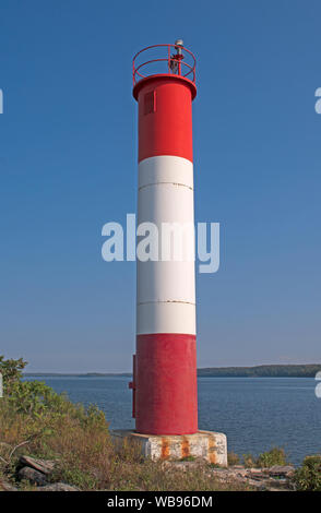 Faro su un grande punto di laghi sul Lago Huron in Killbear Parco Provinciale in Ontario Foto Stock