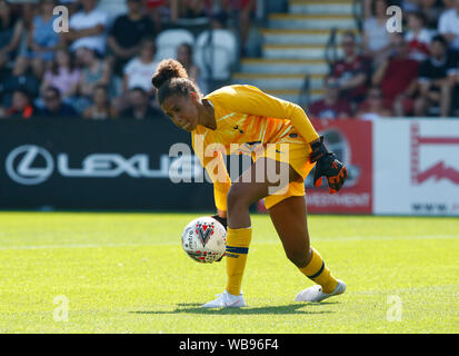 Boreham Wood, Regno Unito. 25 Ago, 2019. BOREHAMWOOD, Inghilterra - AGOSTO25: Chloe Morgan del Tottenham Hotspur Ladies durante la partita amichevole tra le donne di Arsenal e Tottenham Hotspur a Prato Park Stadium il 25 agosto 2019 in Boreham Wood, Inghilterra azione di Credito Foto donne Credit: Azione Foto Sport/Alamy Live News Foto Stock