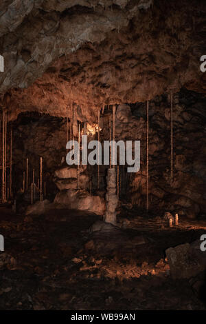 La Grotta di Caterina, un epico grotta con molte caverne come stalattiti e stalagmiti e stalagnates, Carso Moravo, Repubblica Ceca Foto Stock