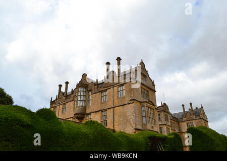 Vista da bellissimi giardini di Montacute House, Somerset, Regno Unito Foto Stock