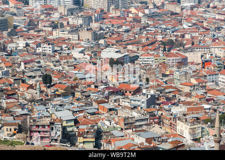 Izmir, Turchia - Marzo 3, 2019. Vista su Kemeralti bazaar e Konak distretto di Izmir, in Turchia. Foto Stock