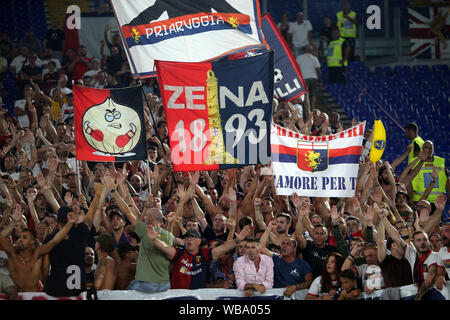 Roma, Italia. 26 Ago, 2019. Roma, Italia - 25 agosto 2019: Genova tifosi sulle tribune di Serie A nella partita di calcio tra la Roma e Genova FC, allo Stadio Olimpico di Roma. Credit: Indipendente Agenzia fotografica/Alamy Live News Foto Stock