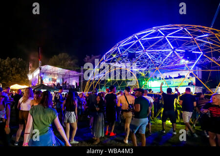 Budapest, Ungheria. 09Aug, 2019. La vita notturna da Sziget Festival (foto di Luigi Rizzo/Pacific Stampa) Credito: Pacific Press Agency/Alamy Live News Foto Stock