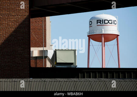 Un logo segno al di fuori della sede della cresta Tool Company, creatore di marca Ridgid utensili, in Elyria, Ohio, 11 agosto 2019. Foto Stock