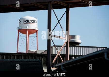 Un logo segno al di fuori della sede della cresta Tool Company, creatore di marca Ridgid utensili, in Elyria, Ohio, 11 agosto 2019. Foto Stock