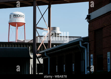 Un logo segno al di fuori della sede della cresta Tool Company, creatore di marca Ridgid utensili, in Elyria, Ohio, 11 agosto 2019. Foto Stock