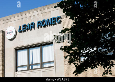 Un logo segno al di fuori della sede di Lear Romec, una filiale della società di gru, in Elyria, Ohio, 11 agosto 2019. Foto Stock