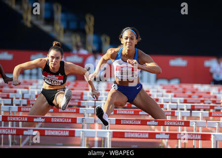 Katarina Johnson-Thompson compete in donne 100m ostacoli al Muller British atletica, Birmingham Foto Stock