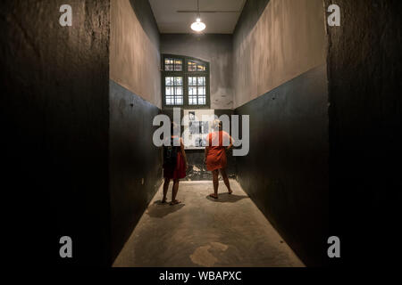 Interno del Hoa Lo prigione, aka Hanoi Hilton, ad Hanoi, Vietnam Foto Stock