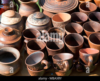 Fatte a mano di ceramica in un mercato Foto Stock