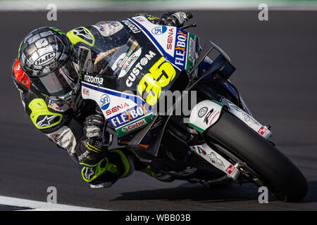 Silverstone, UK. Il 25 giugno, 2019. Il pilota della MotoGP Cal Crutchlow (LCR Honda Castrol) durante il warm up al 2019 GoPro British Grand Prix (MotoGP) sul circuito di Silverstone, Towcester, in Inghilterra il 25 agosto 2019. Foto di David Horn Credit: prime immagini multimediali/Alamy Live News Foto Stock