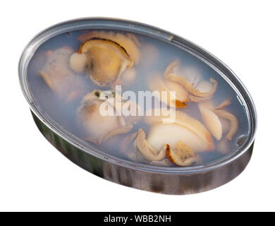 Possibile di conserva con le vongole, chiuso diverse conserve di frutti di mare. Isolato su sfondo bianco Foto Stock