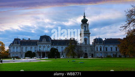 Vista del Palazzo Festetics uno dei più grandi manieri ungherese, Keszthely Foto Stock