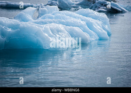 Grandi iceberg sul lago Jökulsárlón in Islanda Foto Stock