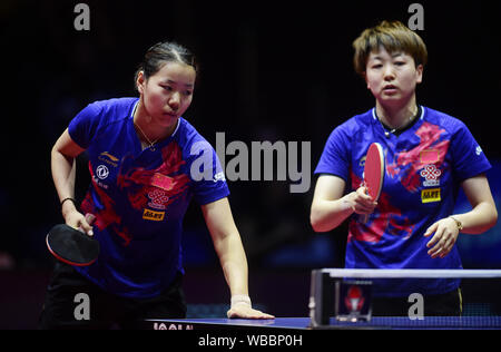 Olomouc, Repubblica Ceca. 24 Ago, 2019. Da sinistra della Cina di GU Yuting e MU Zi win donne doppio titolo ping pong's Czech aprire il 2019 ITTF World Tour, a Olomouc, Repubblica ceca, 25 agosto 2019. Credito: Ludek Perina/CTK foto/Alamy Live News Foto Stock