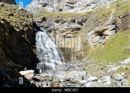 Equiseto cascata in Ordesa National Park, Huesca, Spagna Foto Stock