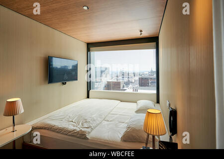 All'interno di una tipica camera presso citizenM Hotel Glasgow. 60 Renfrew Street, Glasgow, GLG G2 3BW. Foto Stock