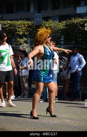 Londra, Regno Unito. 26 Ago, 2019. Carnevale di Notting Hill 2019 Credit: JOHNNY ARMSTEAD/Alamy Live News Foto Stock