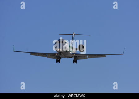 Bombardier CL-600 CRJ200 C-FDJA Air Canada Jazz in atterraggio a YOW Ottawa in Canada, febbraio 05, 2016 Foto Stock