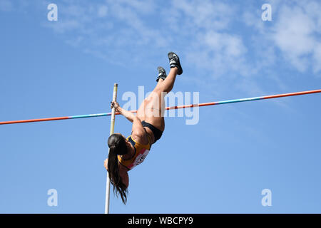 Birmingham, Regno Unito. Il 25 agosto, 2019. Jade IVE di SUTTON & District in azione durante il womens Pole Vault al Muller British Athletics Championships Alexander Stadium, Birmingham, Inghilterra Foto Stock