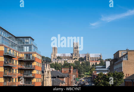 Paesaggio urbano elevati vista del gotico storica Cattedrale di Lincoln, città di Lincoln, Lincolnshire, Regno Unito Foto Stock