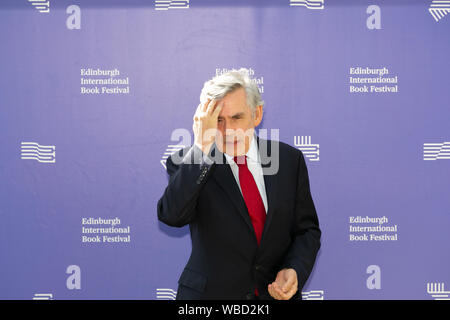 Edimburgo, Scozia, Regno Unito, 26 agosto 2019. Foto della Edinburgh Book Festival, Gordon Brown, ex Primo Ministro del Regno Unito appare al Festival per promuovere il suo libro, la mia vita, il nostro tempo, dando la sua prospettiva unica degli eventi nel mondo del XXI secolo. Credito: Brian Wilson/Alamy Live News Foto Stock
