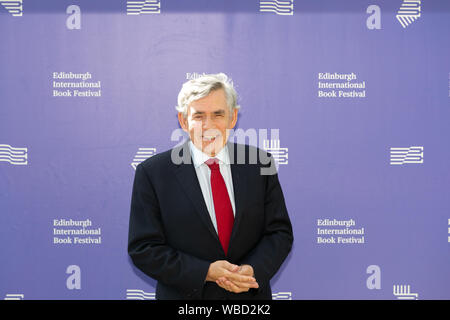 Edimburgo, Scozia, Regno Unito, 26 agosto 2019. Foto della Edinburgh Book Festival, Gordon Brown, ex Primo Ministro del Regno Unito appare al Festival per promuovere il suo libro, la mia vita, il nostro tempo, dando la sua prospettiva unica degli eventi nel mondo del XXI secolo. Credito: Brian Wilson/Alamy Live News Foto Stock