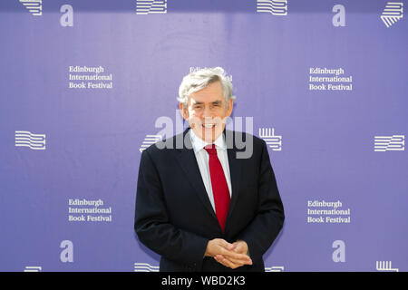 Edimburgo, Scozia, Regno Unito, 26 agosto 2019. Foto della Edinburgh Book Festival, Gordon Brown, ex Primo Ministro del Regno Unito appare al Festival per promuovere il suo libro, la mia vita, il nostro tempo, dando la sua prospettiva unica degli eventi nel mondo del XXI secolo. Credito: Brian Wilson/Alamy Live News Foto Stock
