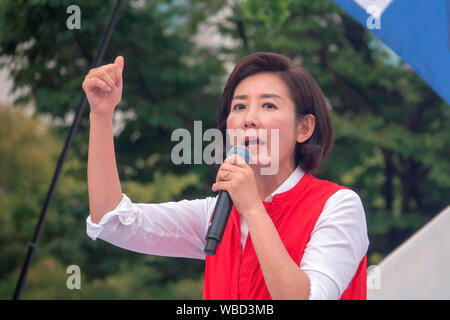 Na Kyung-Won, 24 agosto 2019 : La Corea del Sud le principali forze di opposizione Corea del Liberty Party (LKP) leader del pavimento Na Kyung-Won parla in un rally detenute dall'LKP a Seul, in Corea del Sud. Migliaia di membri LKP compresi i suoi legislatori hanno partecipato al rally di criticare il Presidente sud coreano Jae-In luna su varie questioni quali le politiche sulla Corea del Nord e del Giappone e il Ministro della giustizia nominee Cho Kuk di qualifiche. (Foto di Lee Jae-Won/AFLO) (Corea del Sud) Foto Stock