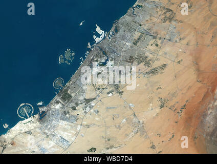 Colore immagine satellitare di Dubai, Emirati Arabi Uniti. L'immagine mostra Palm Jebel Ali, Palm Jumeirah e isole del mondo. Immagine raccolta su 11 Settembre 2018 da Sentinel-2 satelliti. Foto Stock