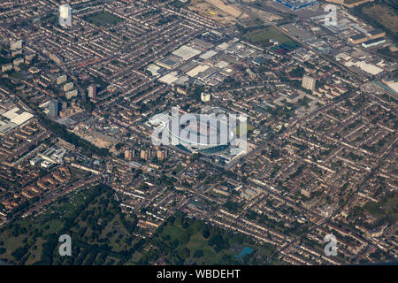 Vista aerea del Tottenham Hotspur Calcio lo stadio di massa nel nord di Londra, Inghilterra. Foto Stock