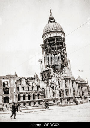 La città di San Francisco Hall dopo il terremoto del 18 aprile 1906. San Francisco, California, Stati Uniti d'America. Dopo un photogaph da Dolph Kessler, 1884-1945. Foto Stock