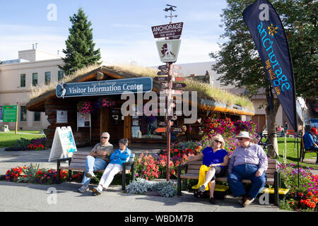 Visitare Anchorage Information Center si trova all' angolo della Quarta Avenue e F Street nel centro cittadino di Anchorage in Alaska,. Foto Stock