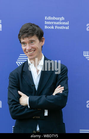Edimburgo, Scozia, Regno Unito, 26 agosto 2019. Foto della Edinburgh Book Festival, Rory Stewart, MP per Penrith e il confine e recente candidato per la leadership del partito conservatore del Regno Unito partito, è considerato un futuro primo ministro. Egli spiega che la Gran Bretagna è in grado di imparare dal Brexit fiasco. Credito: Brian Wilson/Alamy Live News Foto Stock