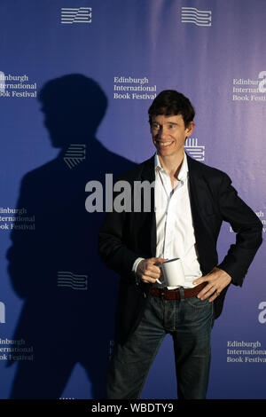 Edimburgo, Scozia, Regno Unito, 26 agosto 2019. Foto della Edinburgh Book Festival, Rory Stewart, MP per Penrith e il confine e recente candidato per la leadership del partito conservatore del Regno Unito partito, è considerato un futuro primo ministro. Egli spiega che la Gran Bretagna è in grado di imparare dal Brexit fiasco. Credito: Brian Wilson/Alamy Live News Foto Stock