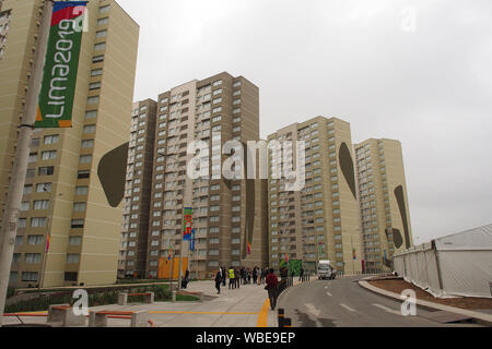 Appartamento edifici del villaggio sportivo per ospitare gli atleti della lima 2019 Giochi Panamericani Foto Stock