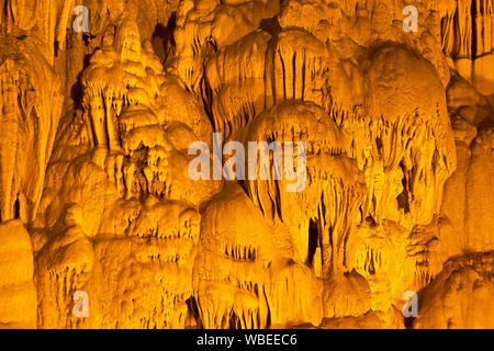 Stalattiti, grotta stalattitica Dim Magarasi, Kestel, Alanya, provincia di Antalya, Turchia Foto Stock