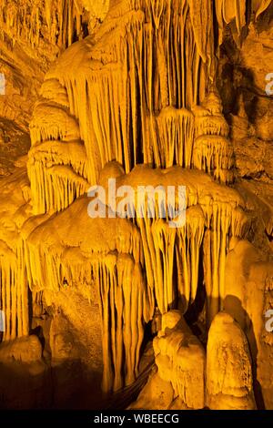 Stalattiti, grotta stalattitica Dim Magarasi, Kestel, Alanya, provincia di Antalya, Turchia Foto Stock