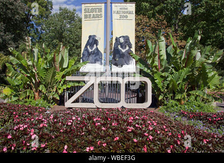 Ingresso anteriore Smithsonian National Zoological Park, Connecticut Ave., NW, Washington, D.C. Foto Stock