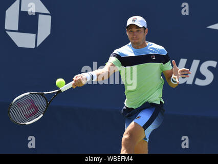 New York, Stati Uniti d'America. 26 Ago, 2019. Flushing Meadows New York US Open Tennis 26/08/2019 Dusan Lajovic (SRB) vince la prima partita: Credito Roger Parker/Alamy Live News Foto Stock