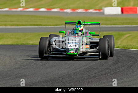 Auto 43, Driver Josh Skelton, JHR sviluppi, F4 Championship Venerdì sessione 2 Foto Stock