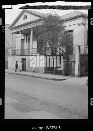 General Beauregard's house, 1113 Chartres Street, New Orleans Abstract/medio: Genthe Arnold, 1869-1942, fotografo. Foto Stock