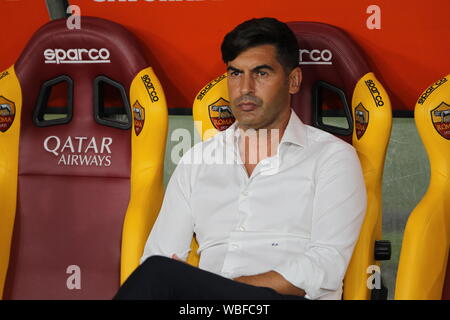 Roma, Italia. 25 Ago, 2019. Paulo Fonseca trainer di Roma durante la partita contro il CFC Genova presso lo Stadio Olimpico di Roma. Il punteggio finale è 3-3. (Foto di Salvatore Esposito/Pacific Stampa) Credito: Pacific Press Agency/Alamy Live News Foto Stock