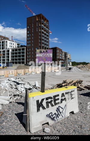 Sompasaari, una volta carico porto, girando lentamente da una terra desolata di nuovo quartiere residenziale a Helsinki in Finlandia Foto Stock