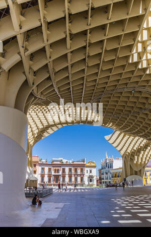 Moderna costruzione in legno dell'Setas de Sevilla in Spagna Foto Stock