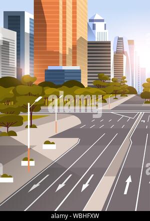 Autostrada strada asfaltata con frecce di marcatura segnaletica dello skyline della città moderni grattacieli cityscape sunrise sfondo verticale piana Illustrazione Vettoriale