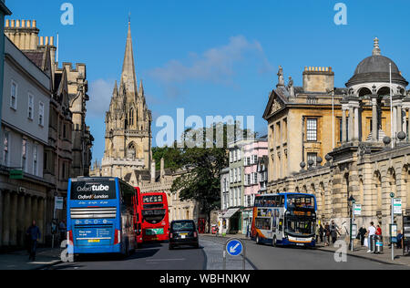 Oxford High Street, Oxford, England, Regno Unito Foto Stock